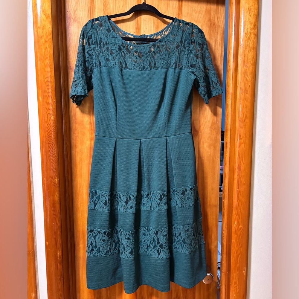 Julian Taylor Emerald Green Lace Dress